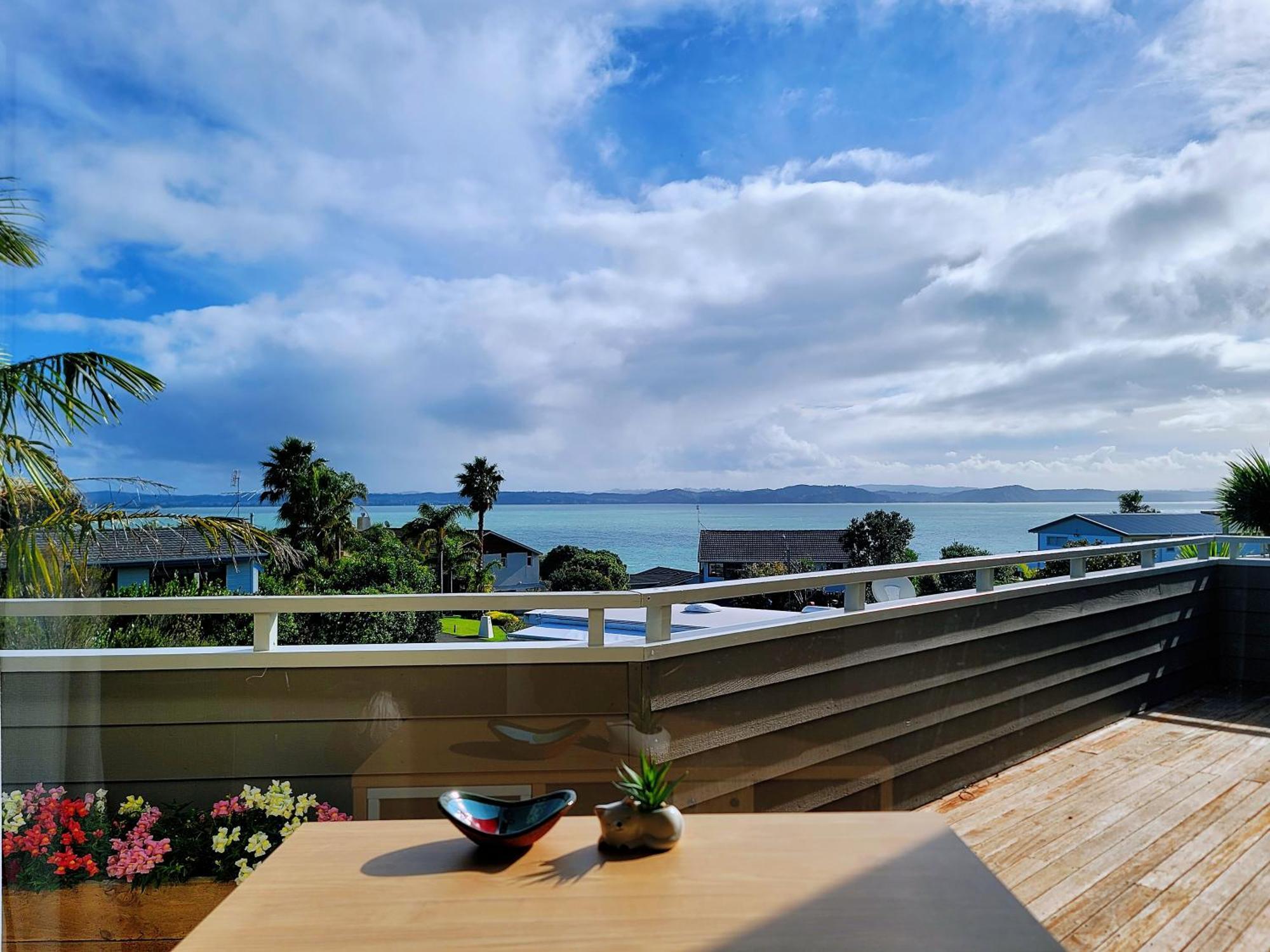 Sea View 5 Bedroom Holiday House Whangaparaoa Exterior photo